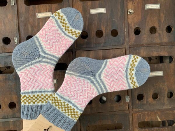 Socken rosa-grau-weiss-senf